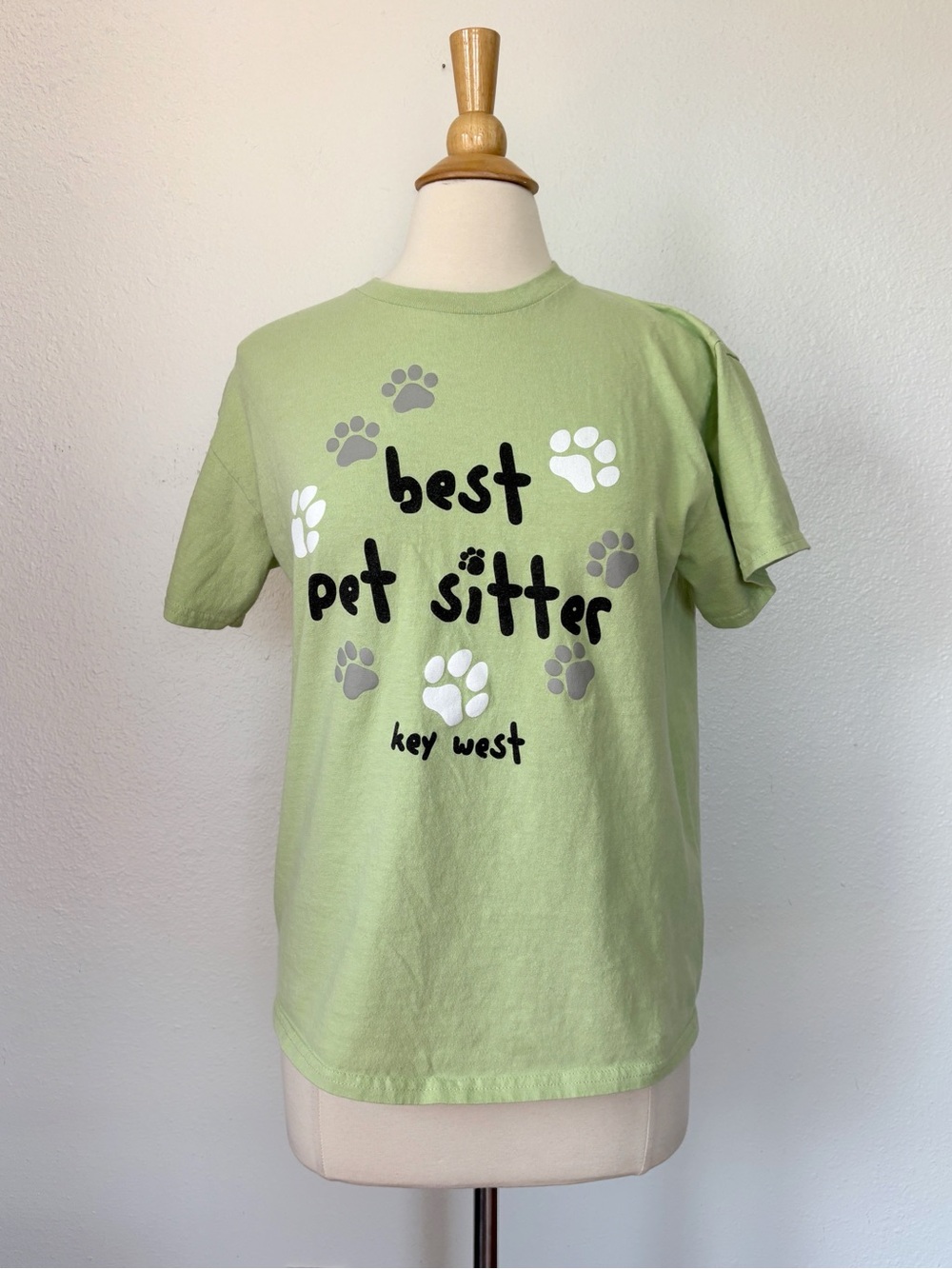 Gildan Key West Best Pet Sitter Souvenir Tee
